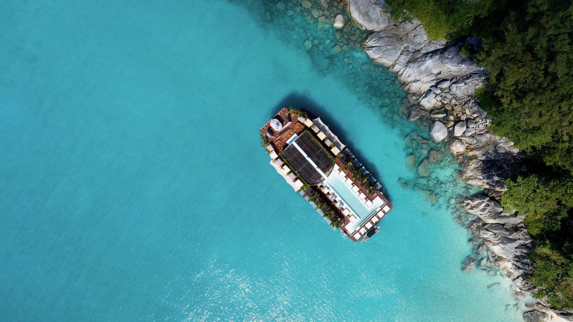 Yona Beach Club